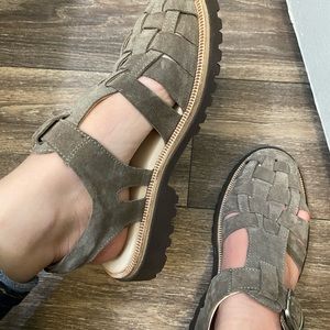 Fisherman Sandals with low heel